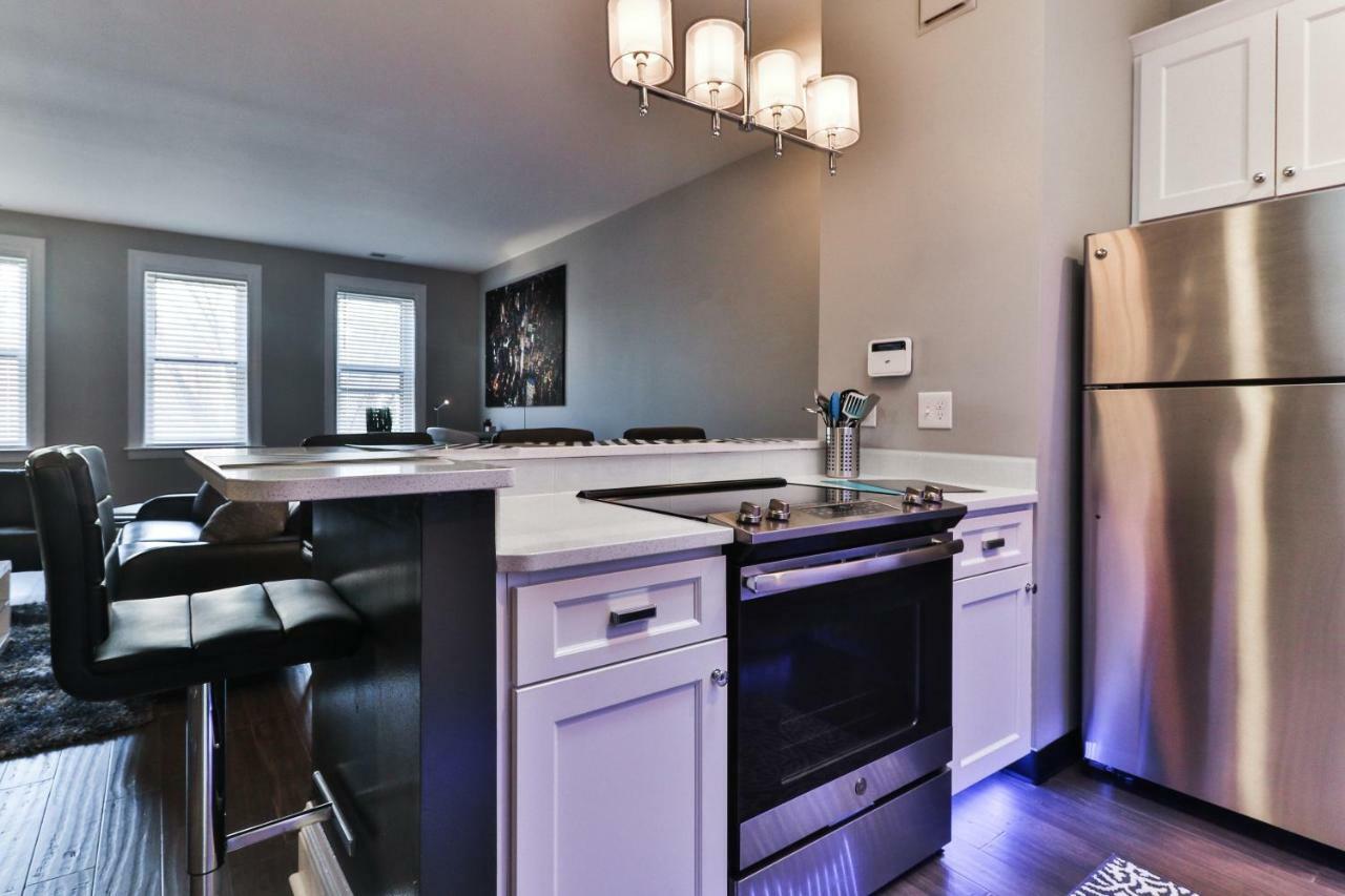 Luxury Apt W/ Spectrum Mood Lighting - Historic Cherokee Street Antique Row Maryland Heights Bagian luar foto